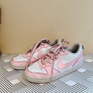🔥Nike Pink and White Sneakers🔥